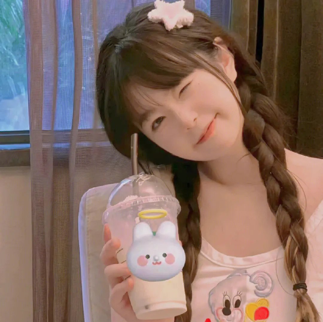 背鸭子的男孩